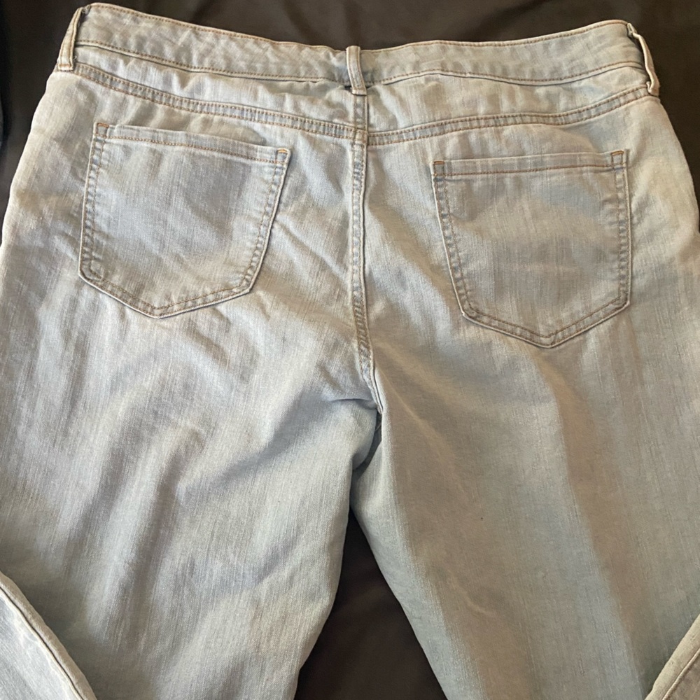 Old Navy Super Skinny Jeans - Picture 3 of 3